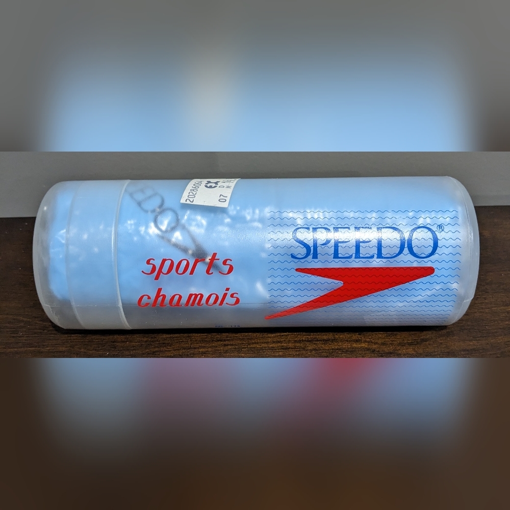 Speedo 12.6" x 16.9" Blue Super Absorbent Sports Towel NWT Vintage